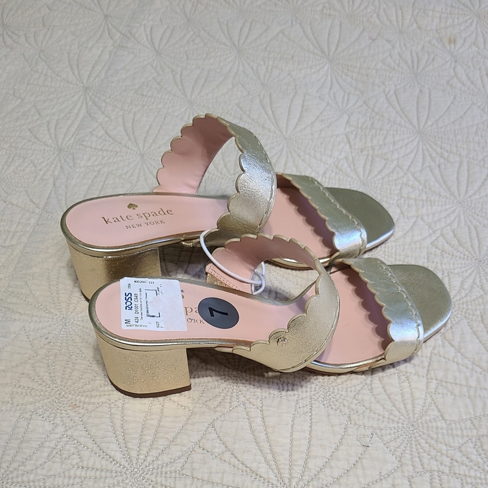 Kate Spade Chrissie Sandals Gold Metallic Size 7 NWT - Picture 12 of 15